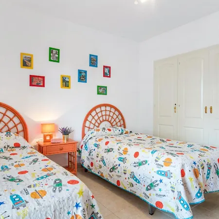 Apartment Zafiro - Plusholidays